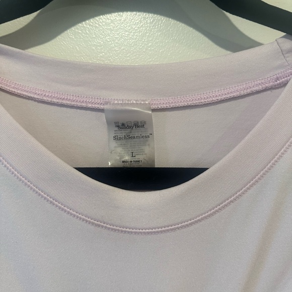 Aritiza “Sunday Best” Seamless T shirt - Picture 2 of 3